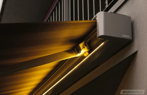 Moderne Markise mit LED-Beleuchtung von Warema